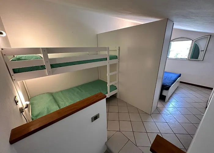 Le Vasche - By The Sea -