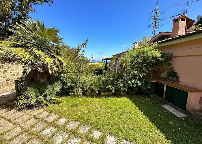 Le Vasche - By The Sea - *