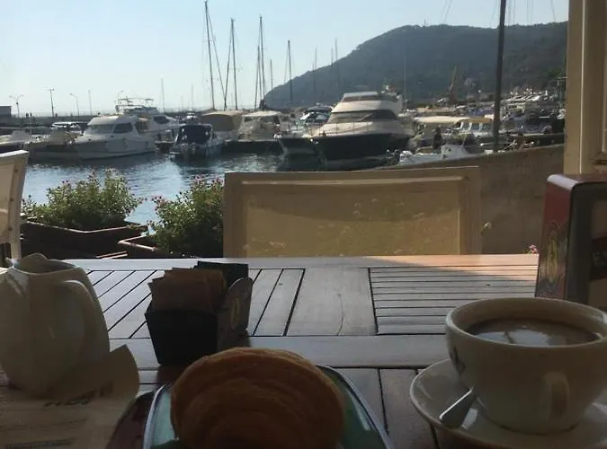 Le Vasche - By The Sea - *